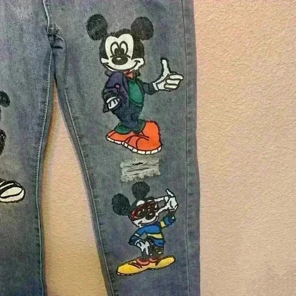 Mickey Mouse women’s Jeans sz 2XL slim fit medium wash streetwear Disney comfy - Picture 3 of 10